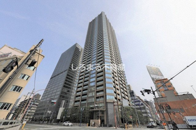 パークタワー北浜の外観