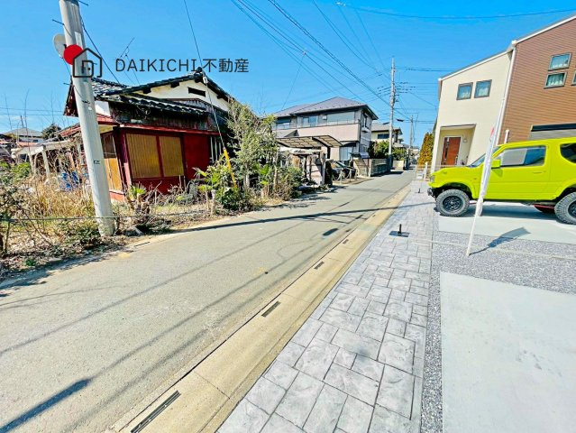 【前面道路含む現地写真】 | 桶川市泉6期　KEIAI GRACE　新築戸建　全3棟　2号棟