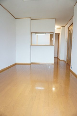 サウスアローズ・Ｋの居間・リビング|こちらの居間で趣味の時間をお楽しみください