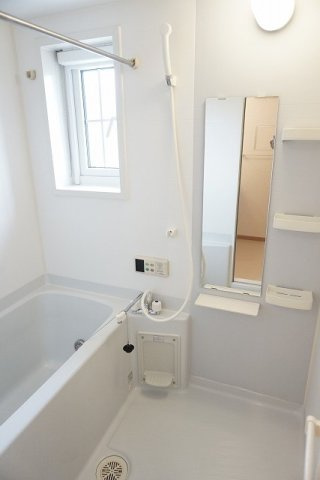 サウスアローズ・Ｋの浴室|日々の疲れを癒すお風呂付です