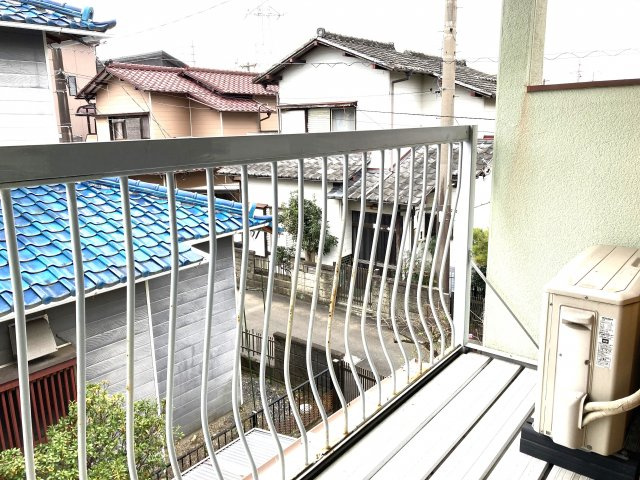 売中古戸建　静岡市清水区北脇新田のバルコニー|２階の南側にはバルコニーが完備されております。