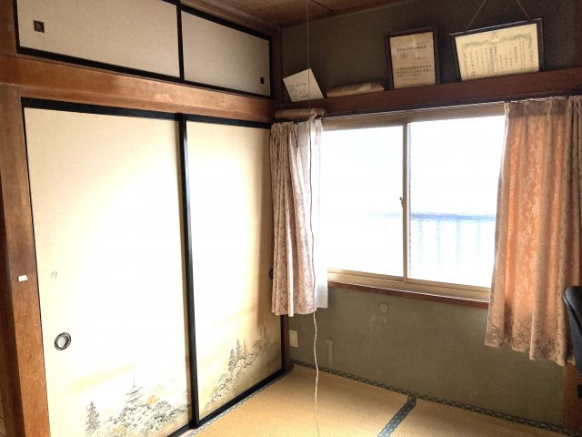 売中古戸建　静岡市清水区北脇新田の和室|２階の和室です。落ち着いた雰囲気です。寝室に如何ですか。