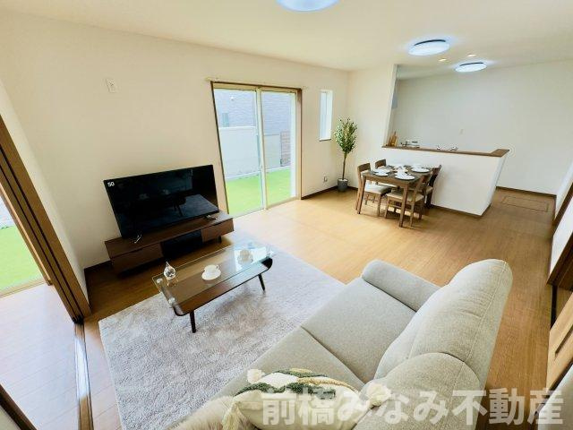 高崎市下佐野町4期　限定1棟　ハートフルタウン　新築建売の居間・リビング|こちらの居間で趣味の時間をお楽しみください