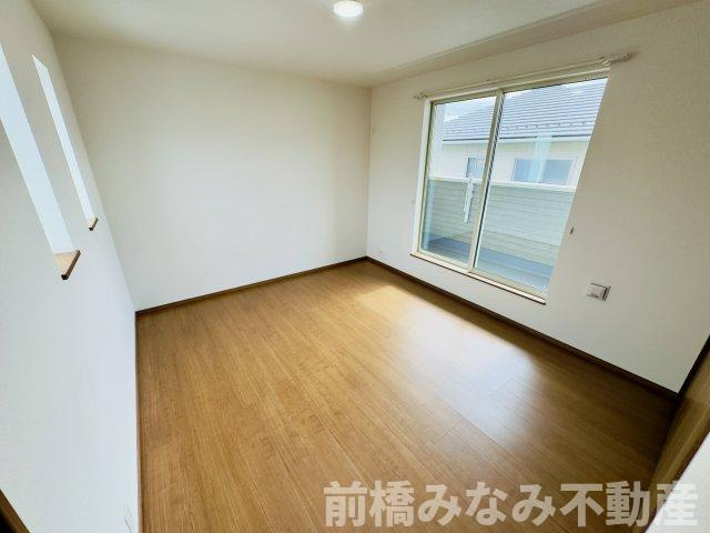 高崎市下佐野町4期　限定1棟　ハートフルタウン　新築建売の洋室|落ち着いた色調の洋室です