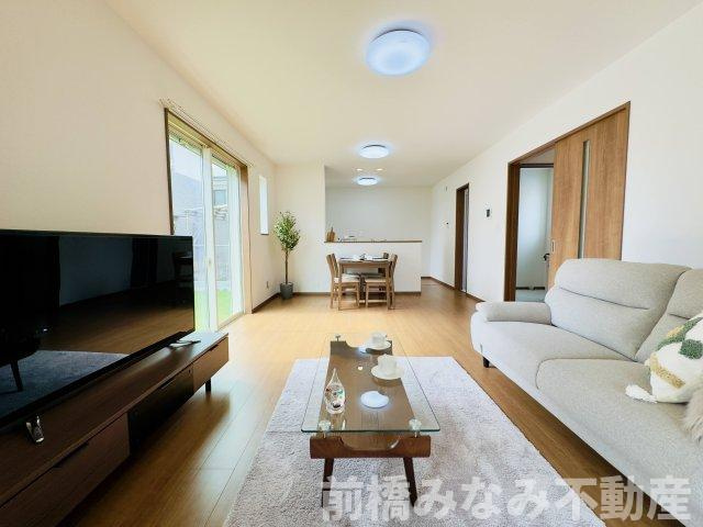 高崎市下佐野町4期　限定1棟　ハートフルタウン　新築建売の居間・リビング|ゆったり過ごせるリビングです