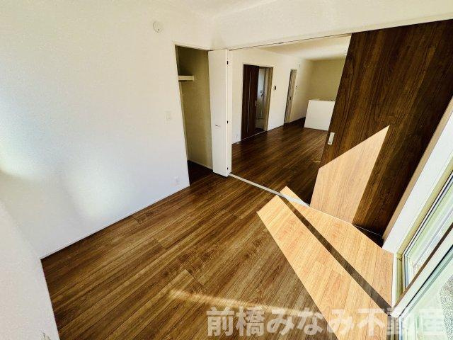 前橋市石倉町三丁目　限定1棟　ハートフルタウン　新築建売の洋室|明るい洋室です