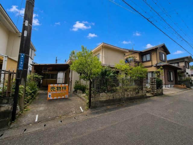売中古戸建　静岡市葵区東1丁目の前面道路含む現地写真|緑豊かなお家です♪