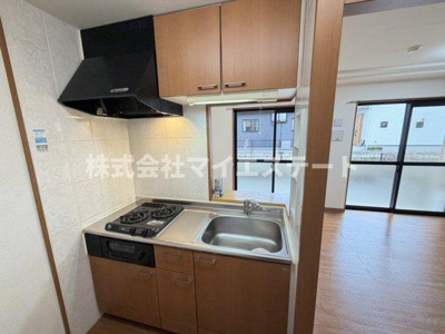 【キッチン】 | ロイヤルハイツ | 別部屋写真