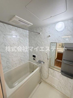 【洗面所】 | ロイヤルハイツ | 別部屋写真