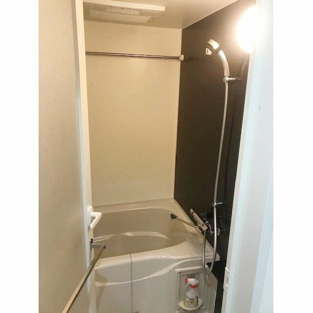 アンベリール西川口の浴室