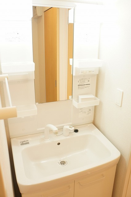 ミルトヴィレッジⅠの洗面所|忙しい朝には欠かせない洗面所です
