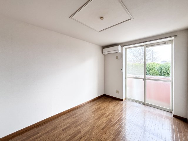 マイルドオークⅡの居間・リビング|イメージ105号室の写真