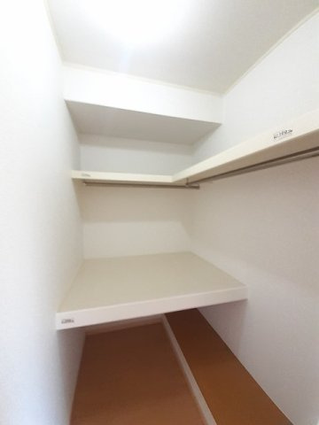 ＳＴＡＲＲＹ　ＮＯＯＮ　Ⅱ（スターリーヌーン）の収納