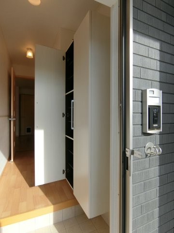 ＳＴＡＲＲＹ　ＮＯＯＮ　Ⅱ（スターリーヌーン）の収納|イメージ102号室の写真（反転あり）