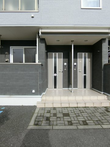 ＳＴＡＲＲＹ　ＮＯＯＮ　Ⅱ（スターリーヌーン）の玄関|イメージ102号室の写真（反転あり）