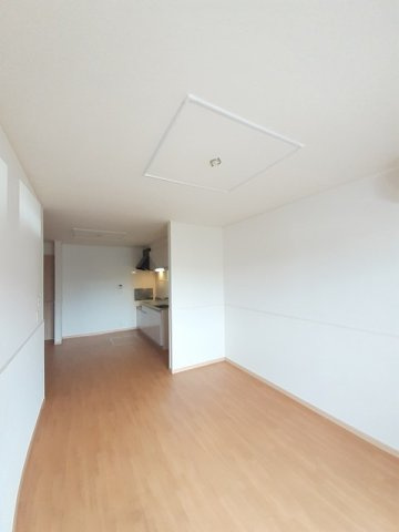 ＳＴＡＲＲＹ　ＮＯＯＮ　Ⅱ（スターリーヌーン）の居間・リビング