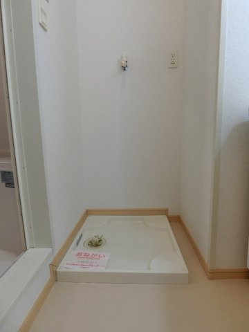 ＳＴＡＲＲＹ　ＮＯＯＮ　Ⅱ（スターリーヌーン）の洗面所|イメージ102号室の写真（反転あり）