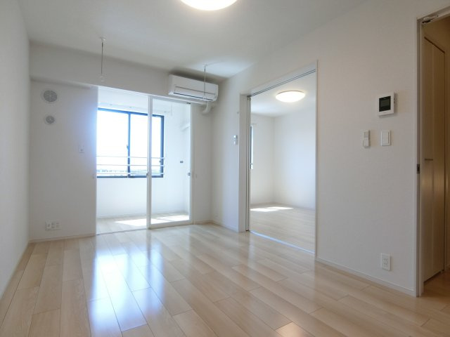 オリエンタル　レジデンスⅣの居間・リビング