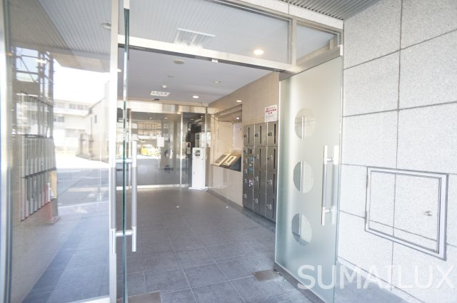 熊本市中央区辛島町の賃貸マンションのエントランス