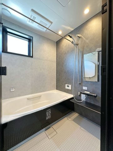 廿日市市阿品4丁目 No.1の浴室|浴室乾燥機気の付き1坪タイプの浴室☆
さらにBluetoothスピーカー内蔵で音楽や動画を楽しみながら入浴することができます♪