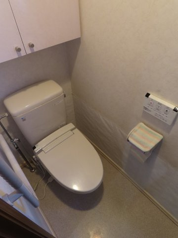 小屋南一丁目　中古住宅のトイレ