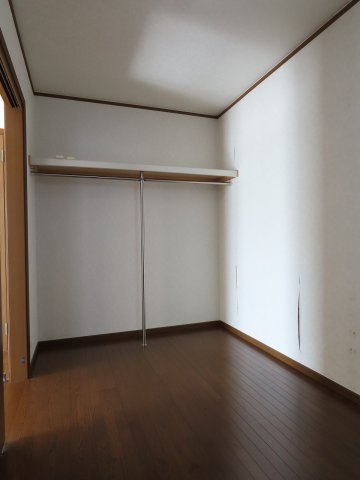 小屋南一丁目　中古住宅の収納