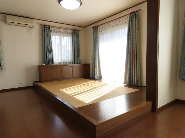 小屋南一丁目　中古住宅の居間・リビング