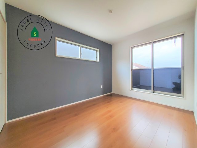 糟屋郡須恵町大字須恵第23-2棟（2号棟）の内観：施工例|主寝室には収納力に優れたクローゼットがありますので、お部屋もすっきり片付きます。