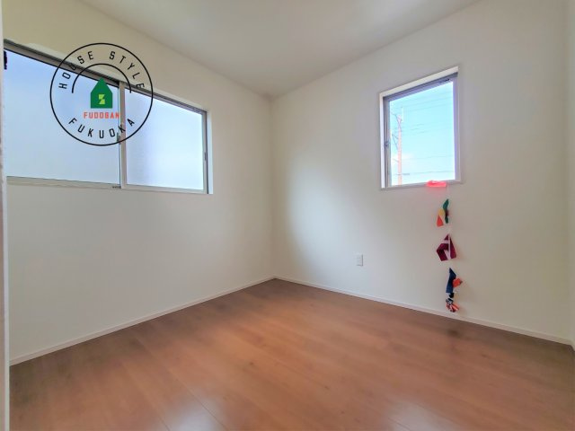 糟屋郡須恵町大字須恵第23-2棟（2号棟）の内観：施工例|柔らかい陽光が差し込む明るいお部屋を演出する設計。彩光の取れる窓が気持ちの良いお部屋を創り上げます。