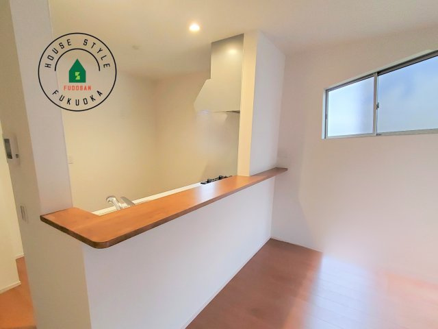 糟屋郡須恵町大字須恵第23-2棟（2号棟）の内観：施工例|キッチンから立ち込める香りが今日の料理を期待させます。