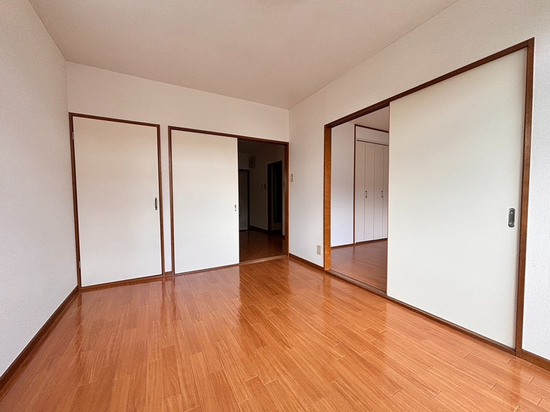 グリーンパレスの洋室