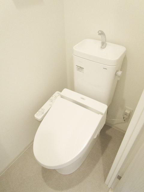 プレール・ドゥーク王子のトイレ|温水洗浄便座付きトイレです☆