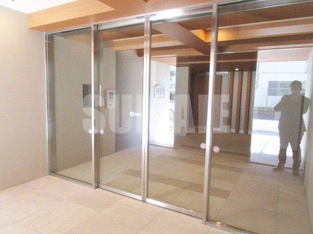 プレール・ドゥーク王子のロビー|入り口部分です♪