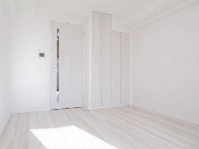 プレール・ドゥーク王子の寝室|フローリングのお部屋です♪