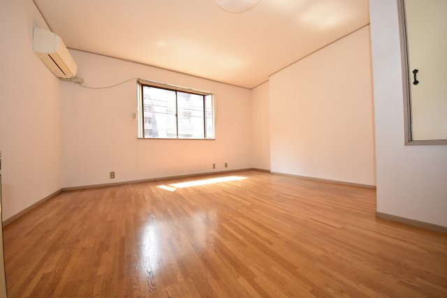 メゾン・ナカニシパートワンの居間・リビング