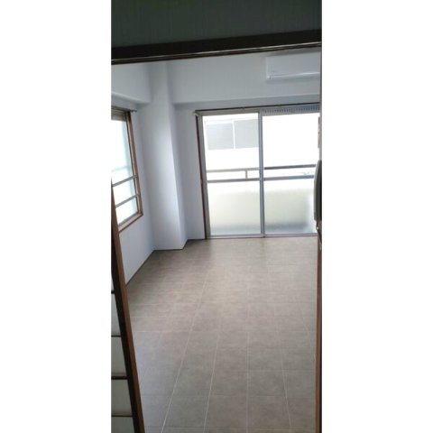 ミリオンハイツの洋室