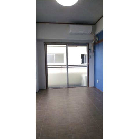 ミリオンハイツの洋室