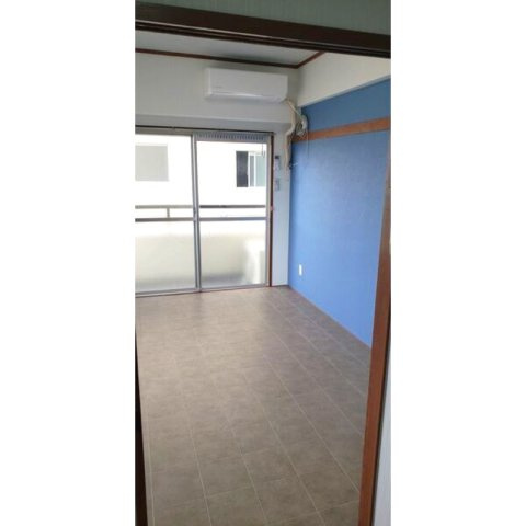 ミリオンハイツの洋室