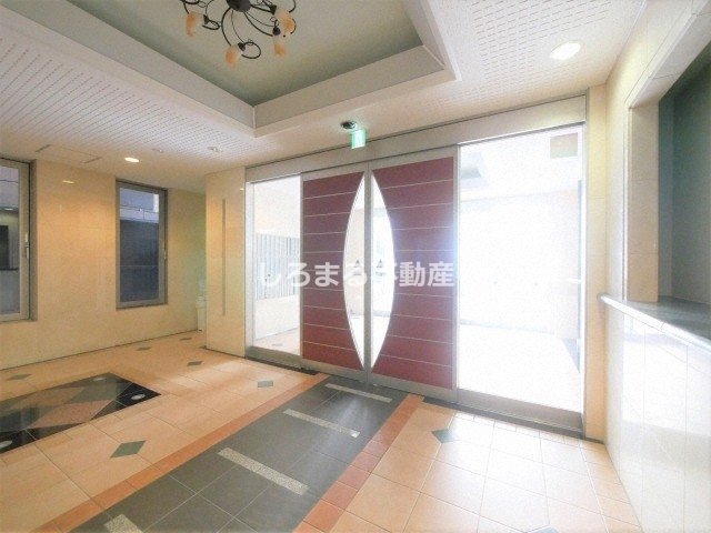 エイペックス大阪城西のエントランス