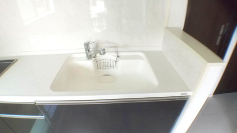 売中古戸建　静岡市清水区横砂南町のキッチン|シンクも白で統一していて清潔感があります
