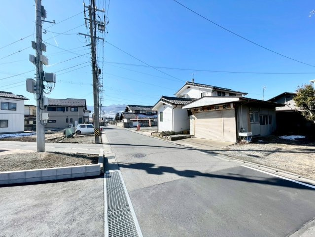 千曲市中第１の前面道路含む現地写真