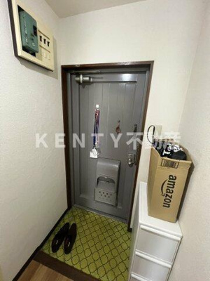 【玄関】 | 大森スカイレジデンス | 収納もある玄関です