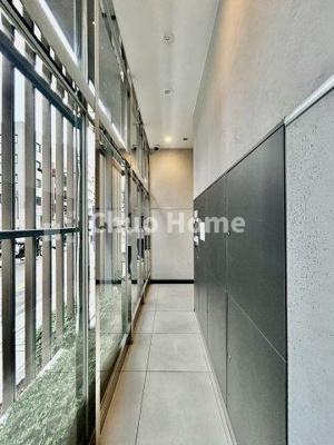 【設備】 | シティハウス新御徒町ステーションコート | 【宅配ボックス】在宅時・不在時に関わらず、居住者の代わりに非対面で宅配物を受け取ってくれる便利な設備です。わかりやすくご説明致しますので見学時にはお部屋だけではなく共用部分もぜひチェックしてください。