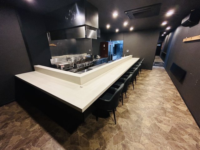 御幸本町貸店舗の内装