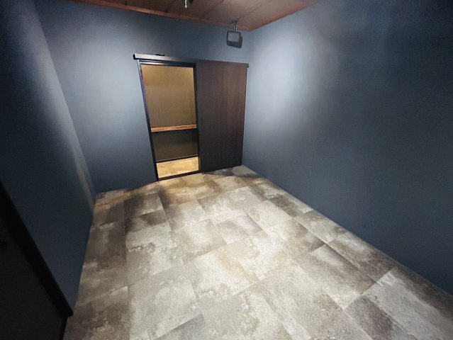 御幸本町貸店舗の内装