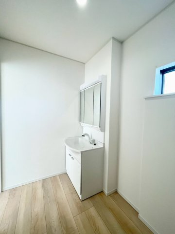 耐震等級３！ご成約プレゼント対象物件！の独立洗面台|４号棟