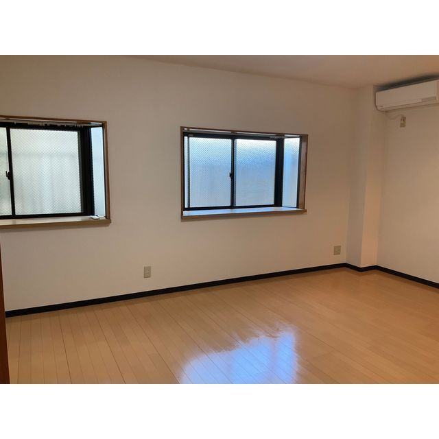 プレゼントコートの居間・リビング