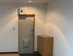 プレゼントコートの玄関