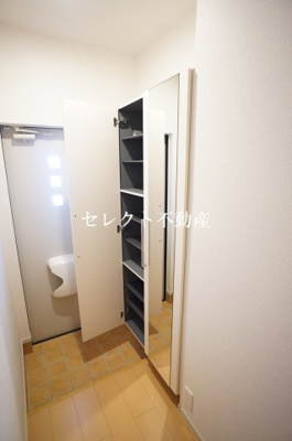 【玄関】 | ＨＯＵＳＥ・２ | 明るい玄関です