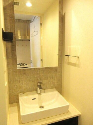 ライオンズ東京三ノ輪ミレスの独立洗面台